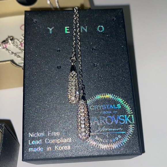 Swarovski crystals used in necklace & earrings Auth. code verification avail. - Picture 3 of 10